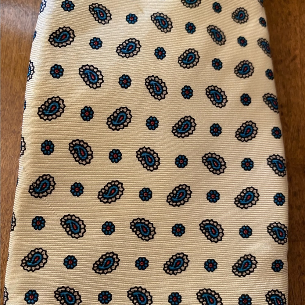 Resilio Mens Paisley Style Tie Cream Teal Flaw